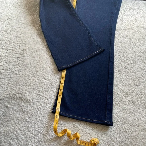 NWOT Levi’s 725 High Rise Bootcut Women’s Jeans Size 29/28 - Picture 11 of 13